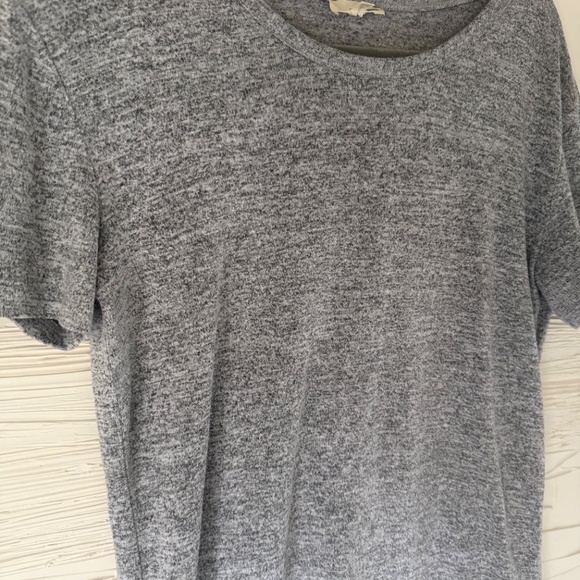 Aritzia | Wilfred | Crew Neck T-Shirt | Small | Heather Grey - Picture 4 of 5